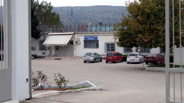 Ιωάννινα: 8 συλλήψεις για εγκληματική οργάνωση στις φυλακές – Πώς δρούσε το κύκλωμα ναρκωτικών και ξεπλύματος (video)