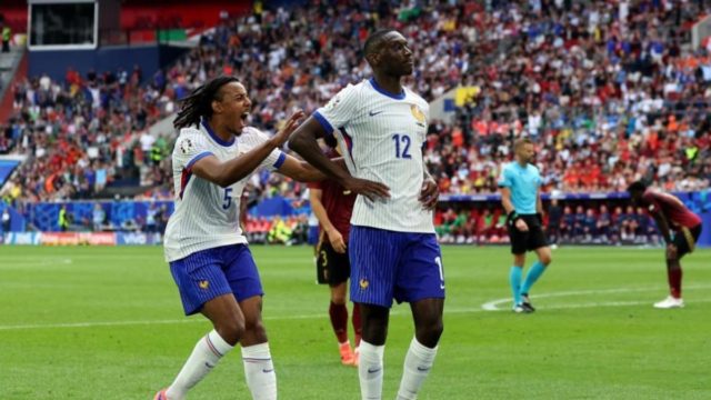 Euro 2024: Στους «8» με αυτογκόλ η Γαλλία, της… σέρβιρε τη νίκη το Βέλγιο (video)