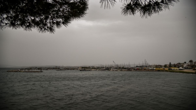 Έκτακτο δελτίο καιρού: Έρχονται καταιγίδες, κεραυνοί και χαλάζι