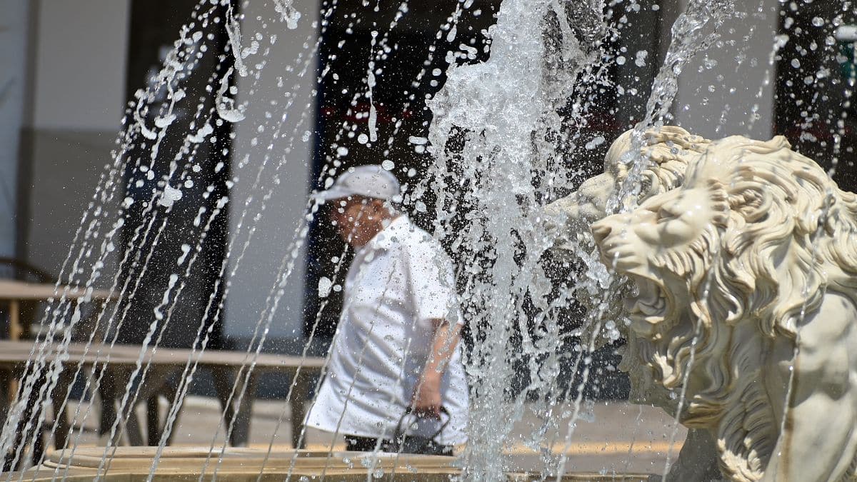 Καιρός σήμερα (15/07): Καίγεται η χώρα με τον υδράργυρο να μη λέει να κατέβει – Πάνω από 40 βαθμούς σε αυτές τις περιοχές