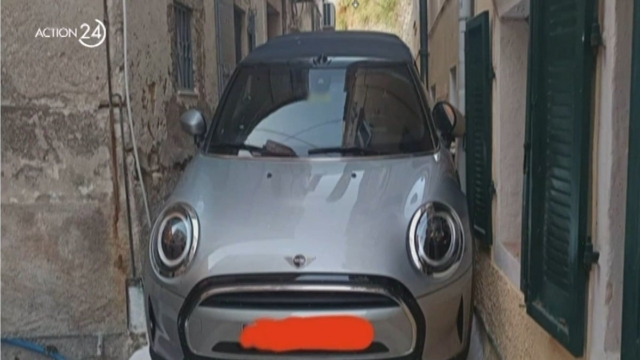 Πάρ’ το αλλιώς: Οδηγός σφήνωσε το αυτοκίνητό του σε καντούνι στην Κέρκυρα (video)