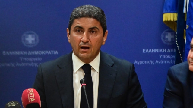 Λευτέρης Αυγενάκης: Ο υπάλληλος του αεροδρομίου μήνυσε τον πολιτικό – Παρέμβαση εισαγγελέα για το επεισόδιο