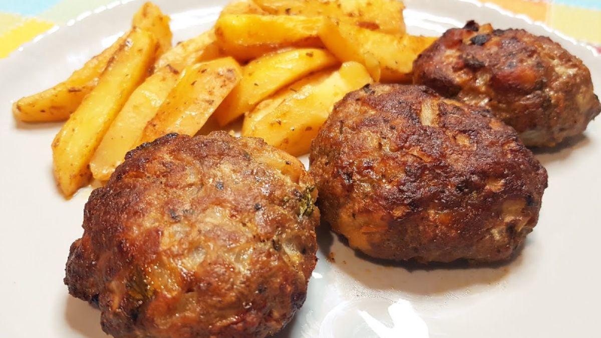 Μούρλια συνταγή για μπιφτέκια σαν της ταβέρνας: Θα τρώτε και δε θα χορταίνετε