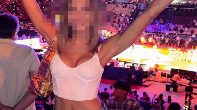 Η διάσημη Ελληνίδα που ξεσήκωσε το ΣΕΦ κι έφερε την πρόκριση στην Εθνική (ΦΩΤΟ)