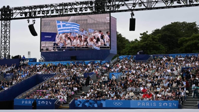 LIVE:  Η τελετή έναρξης των Ολυμπιακών Αγώνων 2024 στο Παρίσι – Θεαματική παρέλαση στον Σηκουάνα με 4ωρη πανδαισία (video)
