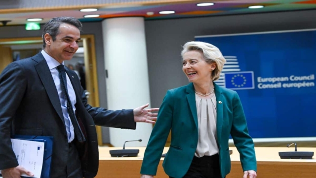 Ούρσουλα φον ντερ Λάιεν – Μητσοτάκης: Η επανεκλογή της και τα επόμενα βήματα – Το παζάρι για τους επιτρόπους που «κλειδώνουν»