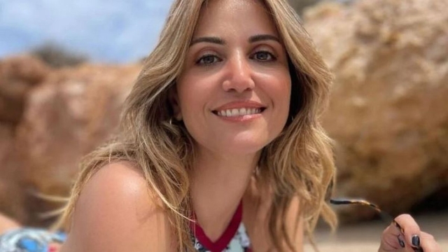«Κόβει ανάσες» η Σοφία Παυλίδου με μαγιό στα 49 – Ζήλεψε και ο Φερεντίνος! (ΦΩΤΟ)
