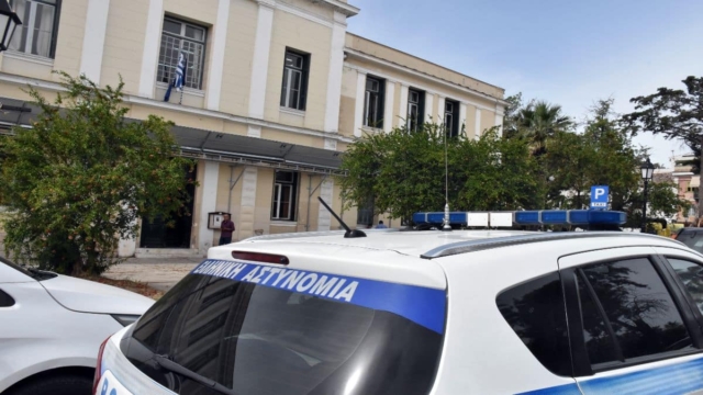 Σοκ στην Ομόνοια: Εφιάλτης για 31χρονη – Άγνωστος επιχείρησε να τη βιάσει
