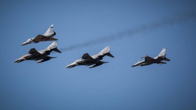 Έμπειρη και ικανότατη η 30χρονη Ιπτάμενη που εγκατέλειψε το Mirage 2000 στην Τανάγρα: «Μέρος του επαγγέλματος ο κίνδυνος»