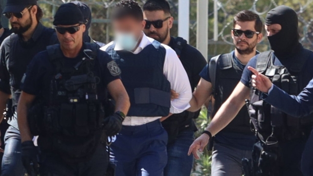 «Μου είχε κόψει τα φρένα της μηχανής»: Όσα αποκαλύπτει η πρώην σύντροφος του συλληφθέντα για τον φόνο στο Ψυχικό – Αυτό είναι το προφίλ του «ωραίου Τζόρτζ» (video)