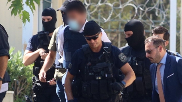 Εκτέλεση στο Ψυχικό: «Θα σε σκοτώσω, το παιδί θα μείνει ορφανό» – Τα απειλητικά SMS του «ωραίου Τζορτζ» στην πρώην σύντροφό του (video)