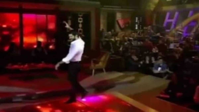 Τούρκος σηκώνεται να χορέψει βαρύ ελληνικό ζεϊμπέκικο! Λίγο μετά γίνεται η… αποκάλυψη