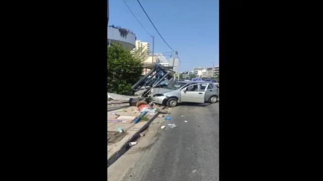 Τρομακτικό τροχαίο στη λεωφόρο Μεσογείων – Αυτοκίνητο έπεσε σε στάση λεωφορείου (photo)