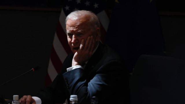 «Βόμβα» από τους New York Times: Σκέψεις Μπάιντεν να αποσυρθεί από την κούρσα της προεδρίας των ΗΠΑ