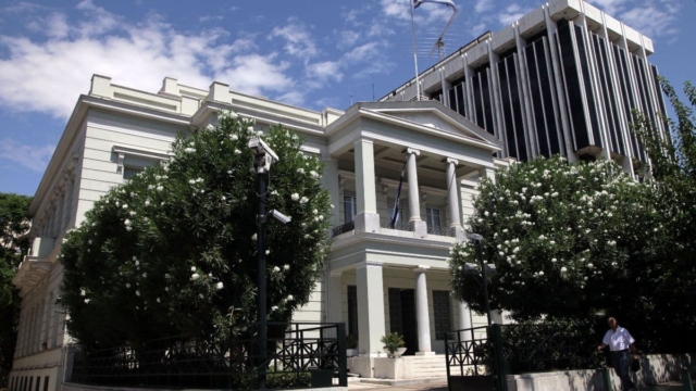Αυστηρό μήνυμα από το ΥΠΕΞ για Φρέντι Μπελέρι: «Καινοφανής πρακτική η απόφαση καθαίρεσης»