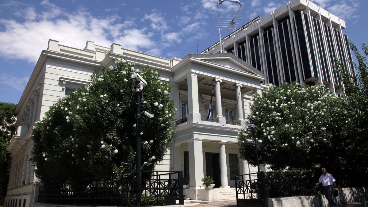 Αυστηρό μήνυμα από το ΥΠΕΞ για Φρέντι Μπελέρι: «Καινοφανής πρακτική η απόφαση καθαίρεσης»