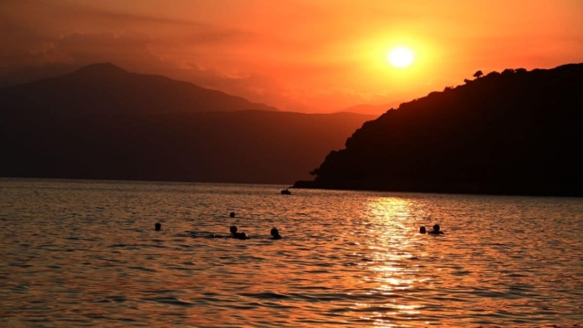 Επικαιροποίηση έκτακτου δελτίου καιρού από την ΕΜΥ: Καύσωνας μέχρι την Παρασκευή (19/7)