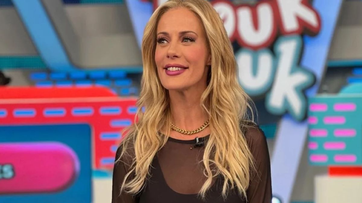 Τέλος το μυστήριο: Αποκαλύφθηκε ποιος είναι ο «Δάσκαλος» που κρύβεται πίσω από το buzzer του Ρουκ Ζουκ – Το όνομα & το 2ο επάγγελμα