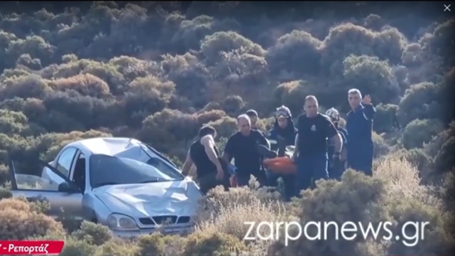Παρολίγον τραγωδία στα Χανιά: Αυτοκίνητο έπεσε σε γκρεμό 10 μέτρων – Απεγκλωβίστηκε ο οδηγός (video)