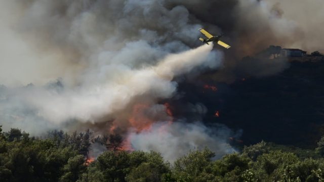 Μεγάλη φωτιά στην Αττική: Στο πλευρό της Ελλάδας η Κύπρος – Στέλνει άμεσα βοήθεια