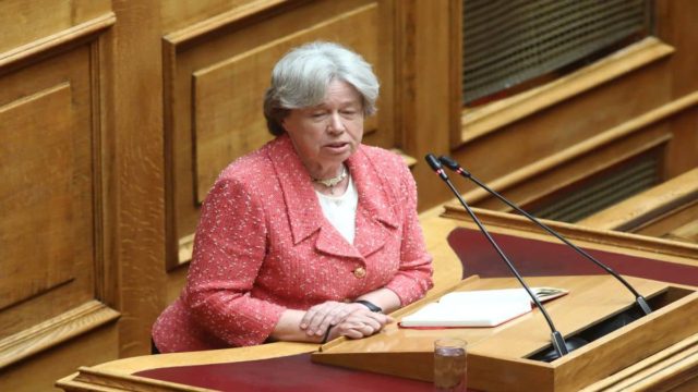 Χαμός στον ΣΥΡΙΖΑ: «Ξεμπροστιάζει» Πολάκη η Λινού – Η ανάρτησή της στα social