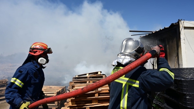 Φωτιά στο Ρέθυμνο: Συναγερμός στην Πυροσβεστική – Επιχειρεί και ελικόπτερο