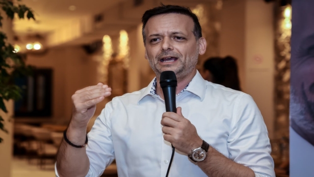 Τα «σπάει» video του Χάρη Δούκα: «Μπορείς να φανταστείς την Ελλάδα χωρίς ΠΑΣΟΚ;»