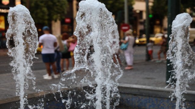 Καιρός: Περιορίζεται η αστάθεια, ανεβαίνει ο υδράργυρος, λίγες νεφώσεις με βροχές κυρίως στα ορεινά