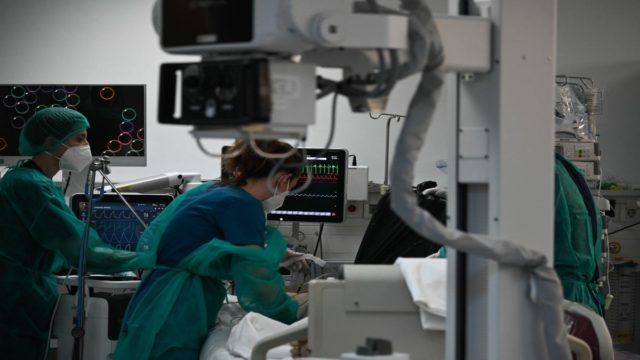 Στην εντατική βρέφος 5 μηνών και 10χρονο παιδάκι: Προσβλήθηκαν από το μικρόβιο της σαλμονέλας