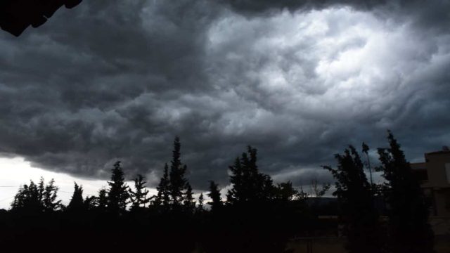 Καιρός σήμερα (26/08): Μεγάλες αλλαγές στο παρασκήνιο – Βροχές, καταιγίδες και πτώση της θερμοκρασίας