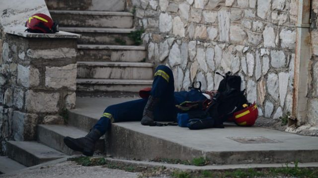 Αποκαρδιωτικές εικόνες άφησε πίσω του ο πύρινος «εφιάλτης» στην βορειοανατολική Αττική – Ανυπολόγιστες ζημιές και τεράστια περιβαλλοντική καταστροφή (photo)