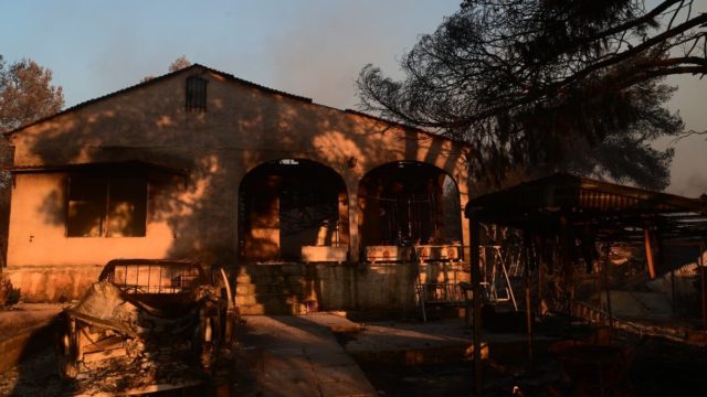 «Διπλός» συναγερμός στην Πυροσβεστική: Φωτιές σε Αιτωλοακαρνανία και Λάρισα