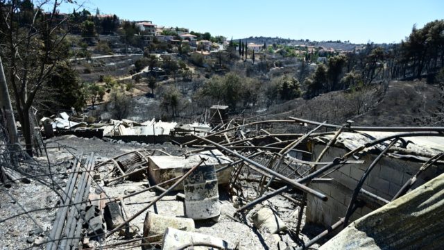 Πυρκαγιά στην Αττική: Έκτακτη χρηματοδότηση 4,7 εκατ. ευρώ στους πληγέντες δήμους – Πόσα θα πάρει ο καθένας