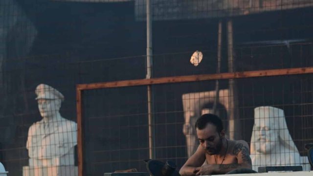 Φωτιά στην Αττική: Συνεχίζεται η μάχη με τις αναζωπυρώσεις – Διάσπαρτες οι εστίες σε Βαρνάβα, Νέα Μάκρη και Πεντέλη