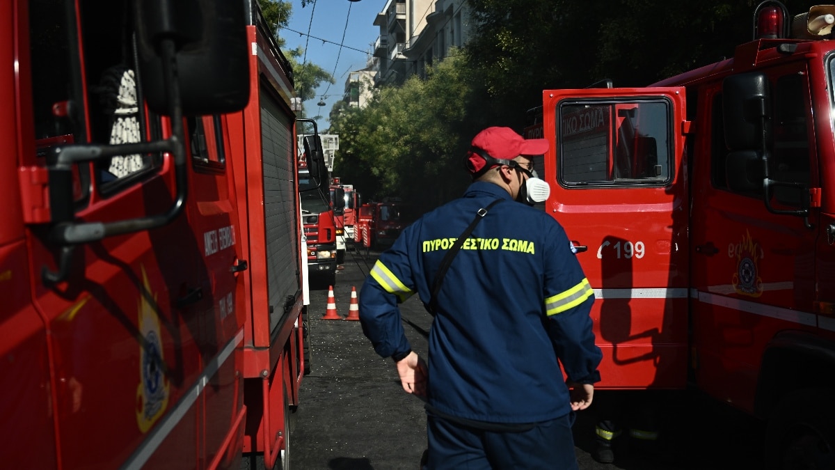 Φωτιά στο Κατράκειο Νίκαιας – Μεγάλη κινητοποίηση της Πυροσβεστικής, στη μάχη και εναέρια