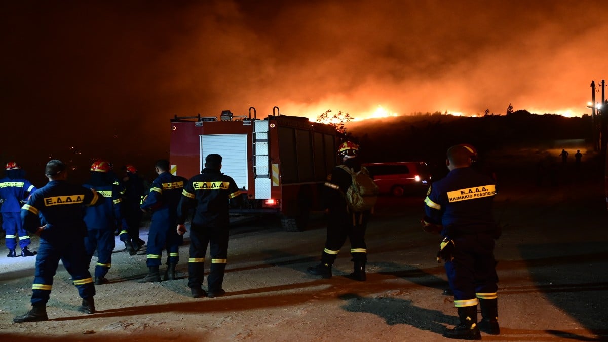 Ακραίος κίνδυνος πυρκαγιάς σήμερα σε Αττική, Πελοπόννησο και Στερεά Ελλάδα: Δείτε το χάρτη με τις επικίνδυνες για φωτιά περιοχές