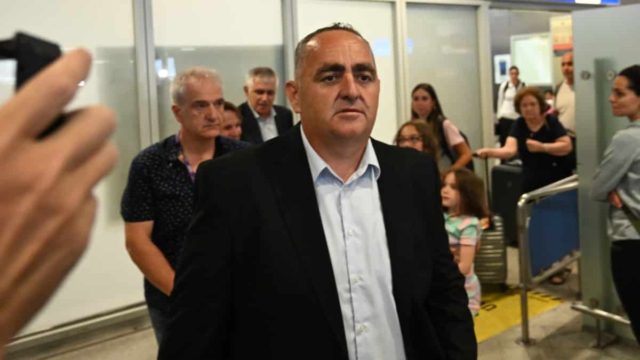 Φρέντι Μπελέρης: «Το κράτος και το παρακράτος έχει μετακομίσει στη Χειμάρρα» (video)