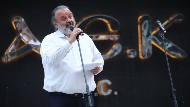Πυρ και μανία με τους παίκτες της ΑΕΚ ο Ηλιόπουλος: «Ντροπή σας, παίζατε σαν να πήρατε χάπια ύπνου»