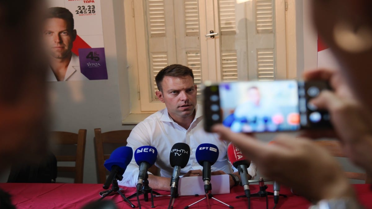 Ξέσπασμα αδελφού Στέφανου Κασσελάκη σε Φαραντούρη: «Φοβάμαι ότι ο αδελφός μου έμπλεξε σε ένα λάκκο φιδιών – Συμπορεύσου με τη βάση, πριν πάτε όλοι στον πάτο»