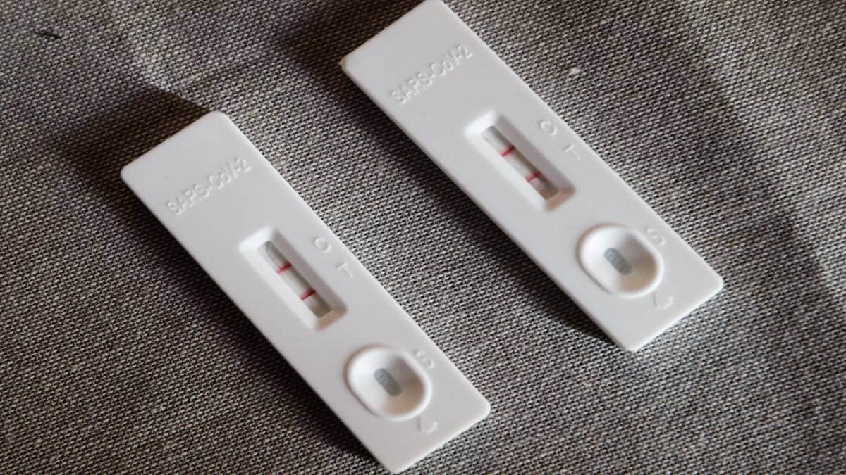 Χτυπά αλύπητα ακόμη ο κορωνοϊός: 40 θάνατοι και 833 νέες εισαγωγές την τελευταία εβδομάδα