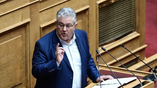 Στο πύρινο μέτωπο ο Δημήτρης Κουτσούμπας: «Δεν έχουν πάρει κανένα μέτρο, να το κάνουν έστω αυτή τη στιγμή»