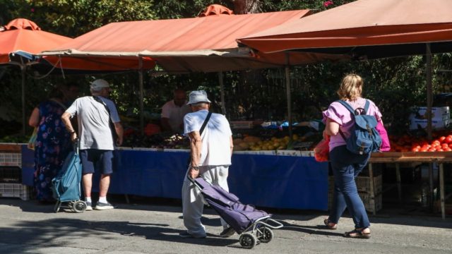 Τα ίδια Παντελάκη, τα ίδια Παντελή μου: Ξανά στο 3% ο πληθωρισμός – Νέες αυξήσεις τον Σεπτέμβριο σε καφέ και κακάο