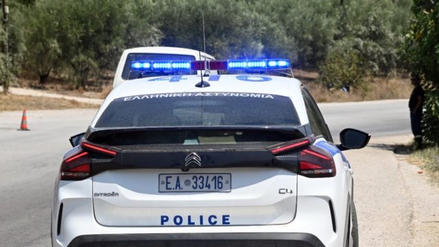 Γυναικοκτονία στη Λαμία: Σκότωσε τη σύζυγό του και μετά αυτοκτόνησε – Οι ήχοι από το όπλο ακούστηκαν πολλά τετράγωνα μακριά (video)
