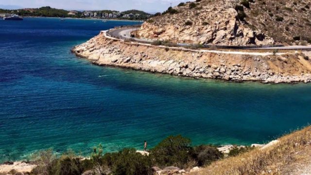 Το γνωστό – άγνωστο ανώνυμο “beach bar” της Βουλιαγμένης