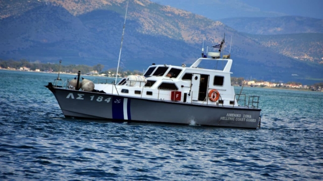 «SOS» από τουριστικό σκάφος με 175 επιβάτες – Πλέει ακυβέρνητο μεταξύ Ζακύνθου και Κυλλήνης
