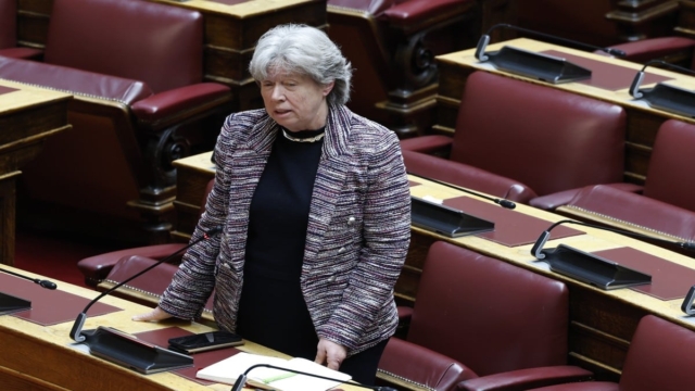 Ραγδαίες εξελίξεις στον ΣΥΡΙΖΑ: Προς διαγραφή από την Κοινοβουλευτική Ομάδα η Αθηνά Λινού