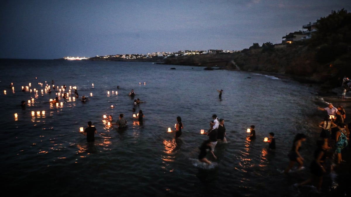 Τραγωδία στο Μάτι: Σπαρακτική μαρτυρία μητέρας – «Έπρεπε να αφήσω το ένα παιδί μου νεκρό στη θάλασσα για να σώσω το άλλο»