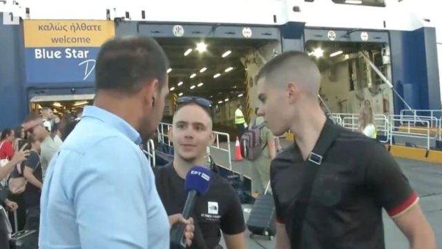 Νεαρός ταξιδιώτης «κούφανε» ρεπόρτερ της ΕΡΤ: «Στην Παροικιά δεν έχουν λεφτά τα κορίτσια, πάμε Νάουσα…» (video)