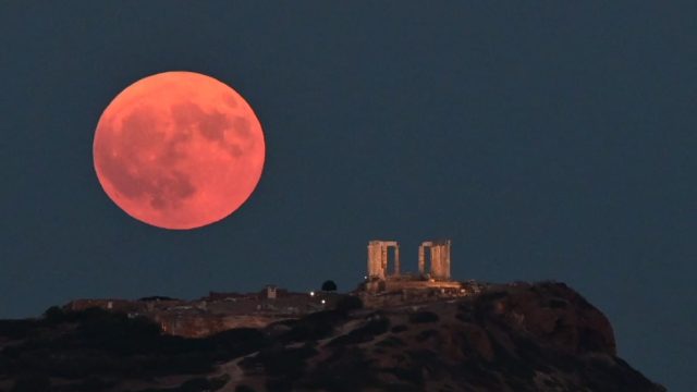 Αυγουστιάτικη Πανσέληνος: Το φεγγάρι του Οξύρρυγχου φώτισε τον ουρανό – Εντυπωσιακές φωτογραφίες από όλη την Ελλάδα