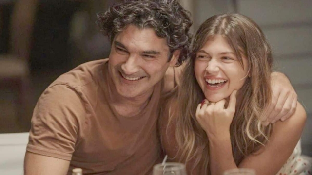 Οι νέες φωτογραφίες που σηματοδοτούν τη συνέχεια της σειράς Maestro: Χριστόφορος Παπακαλιάτης και Κλέλια Ανδριωλάτου μαζί στη Ουγγαρία